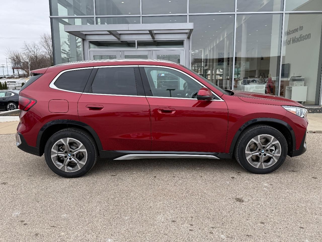 BMW X1 Vehicle Image 02