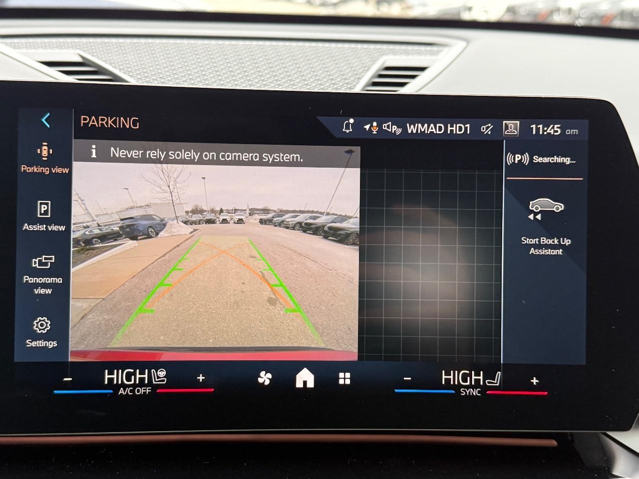 BMW X1 Vehicle Image 14