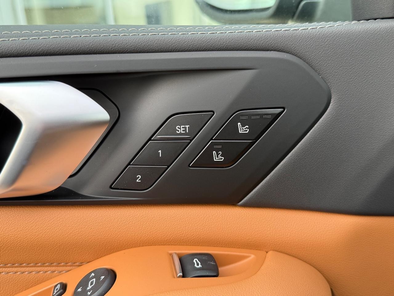 BMW X5 Vehicle Image 11