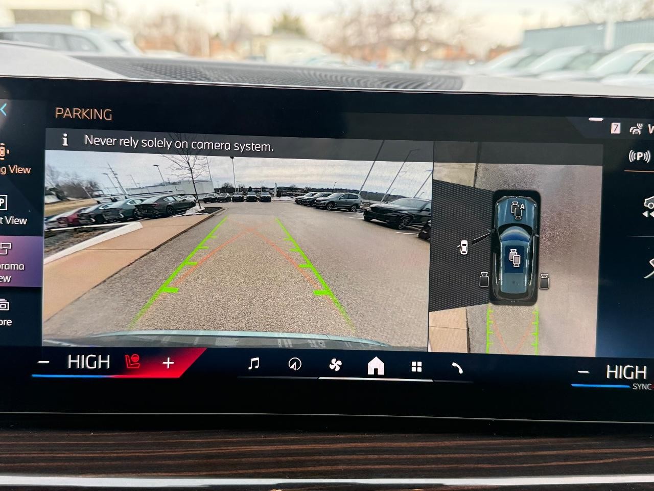 BMW X5 Vehicle Image 14