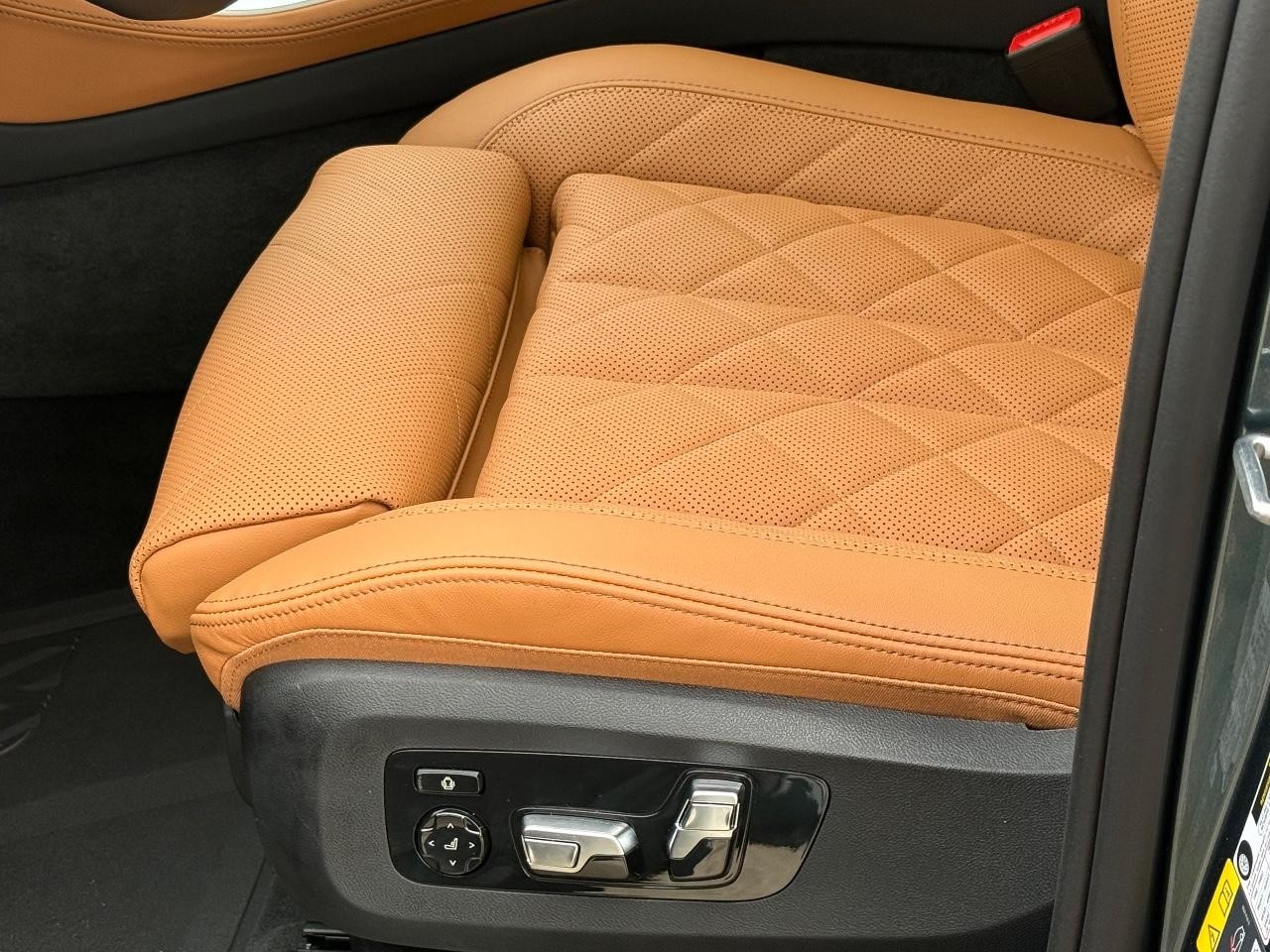 BMW X5 Vehicle Image 17