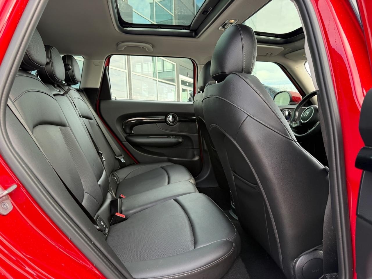 MINI Clubman Vehicle Image 10