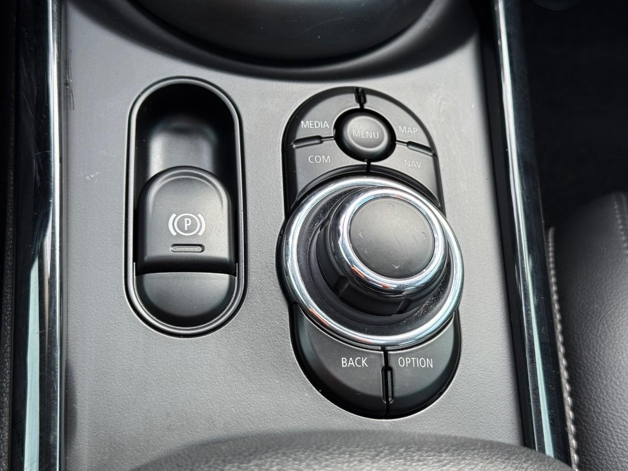 MINI Clubman Vehicle Image 20