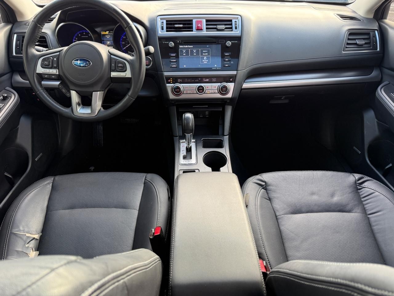 Subaru Legacy Vehicle Image 13