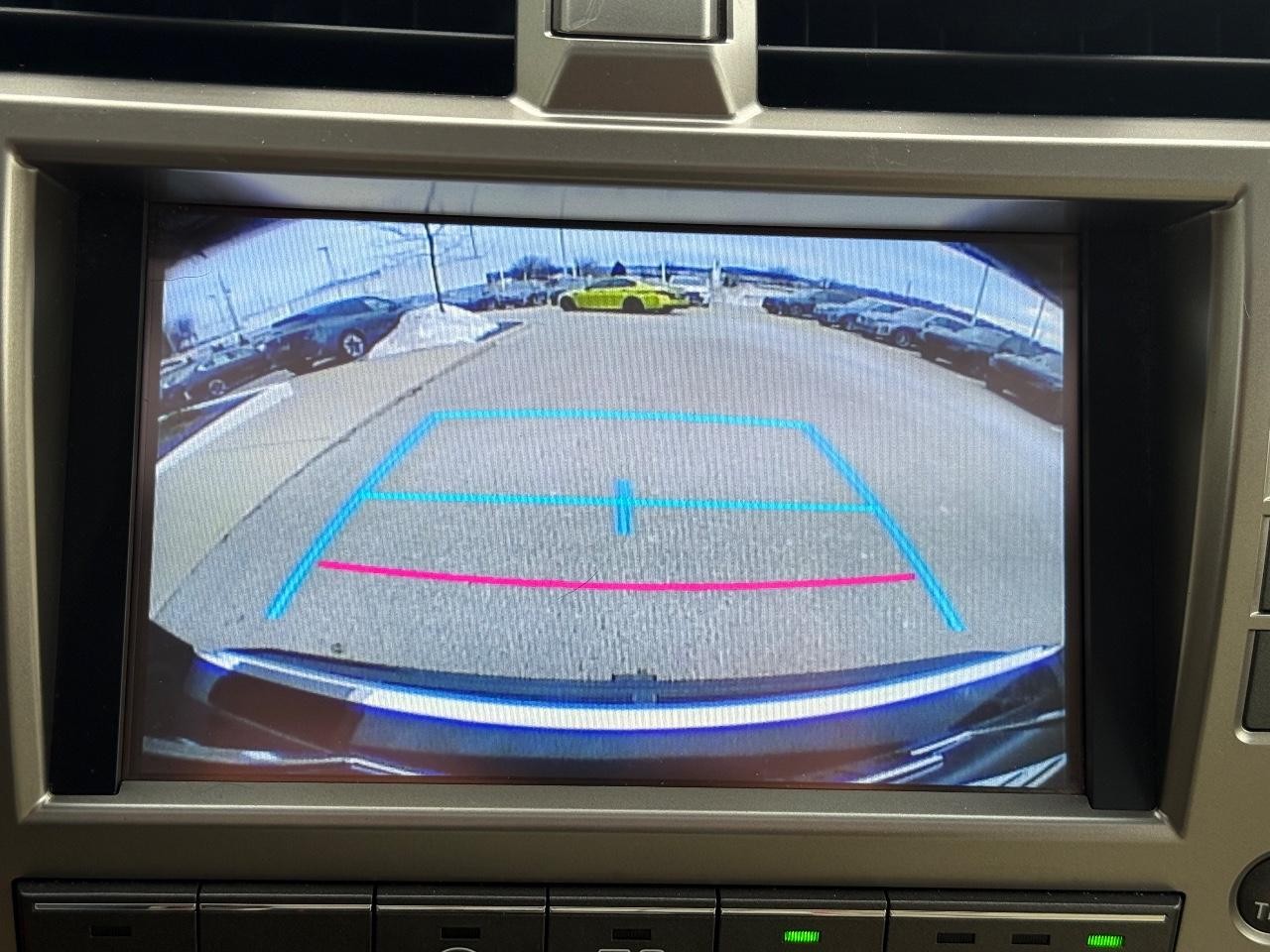 Lexus GX Vehicle Image 18