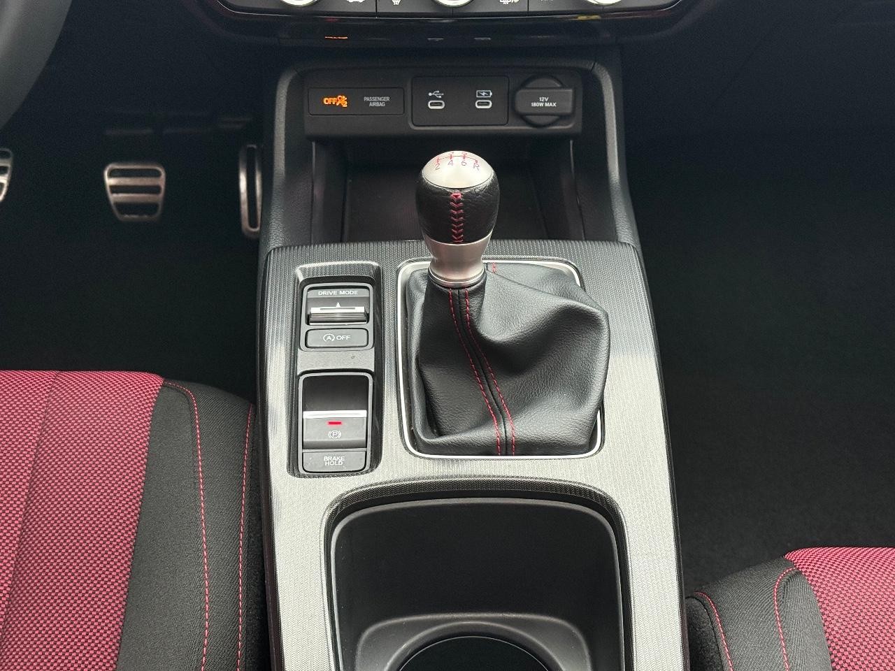 Honda Civic Si Vehicle Image 13