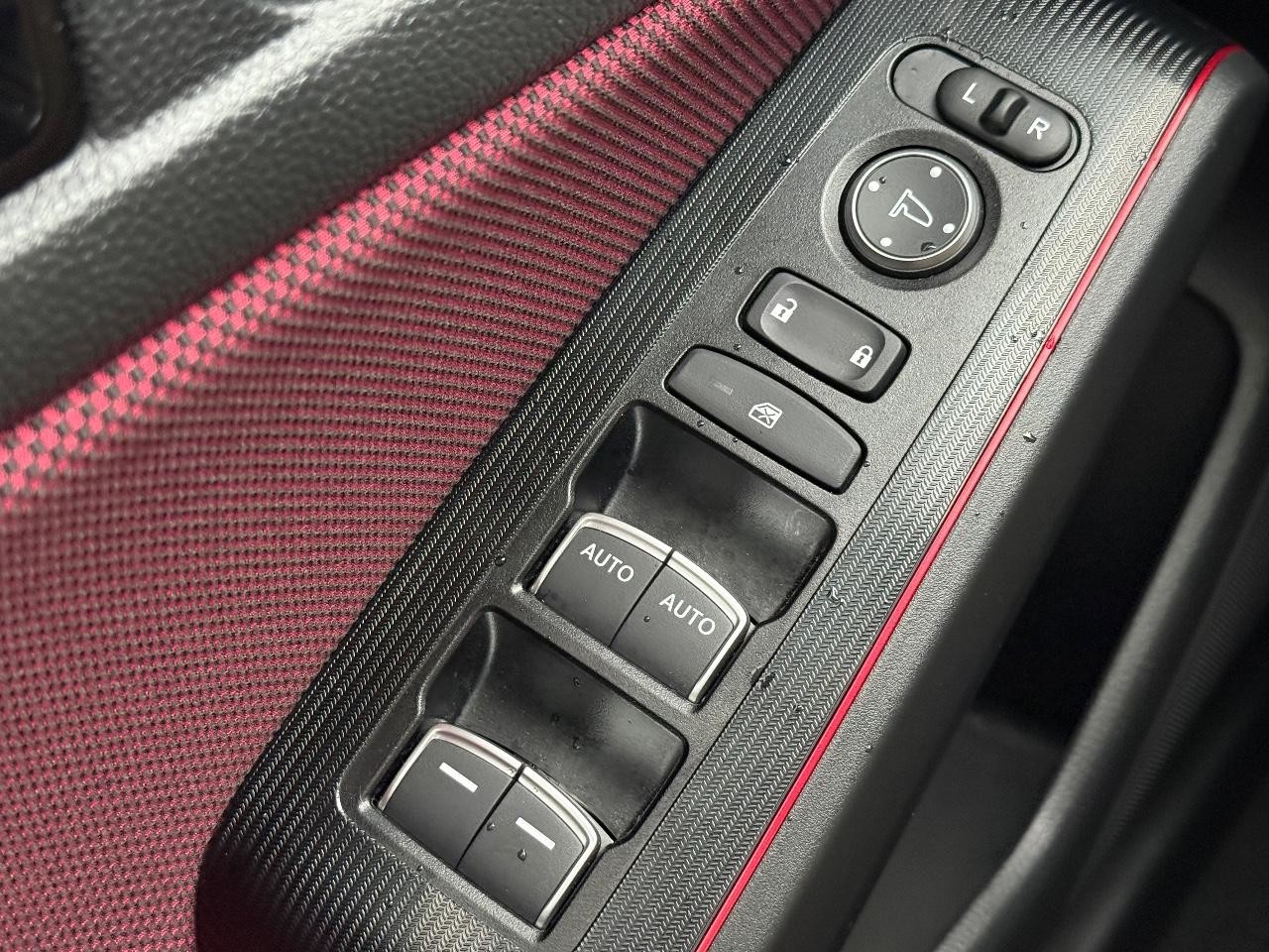 Honda Civic Si Vehicle Image 21