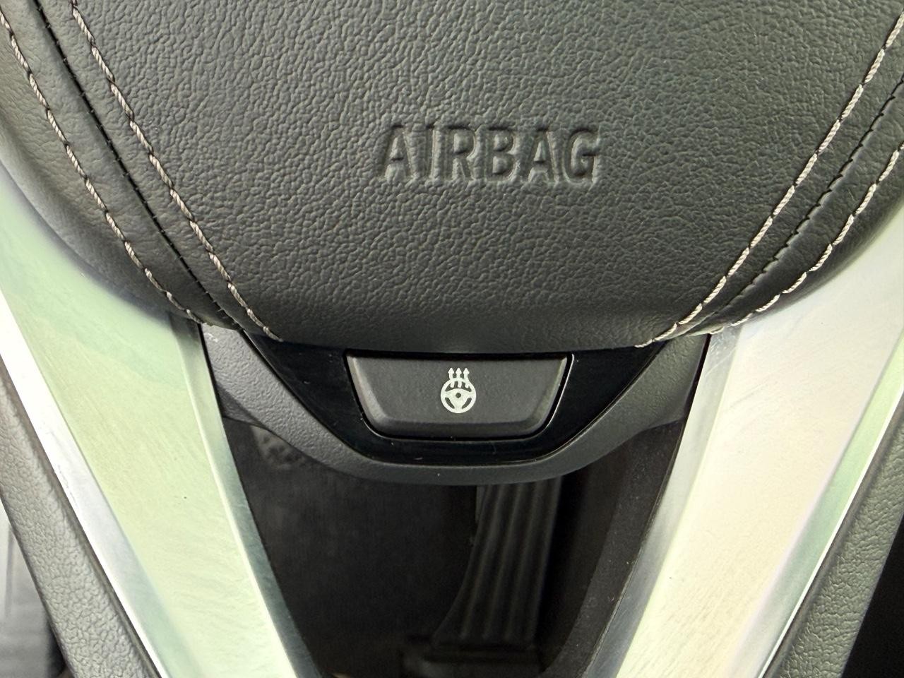 BMW 5 Series Vehicle Full-screen Gallery Image 19