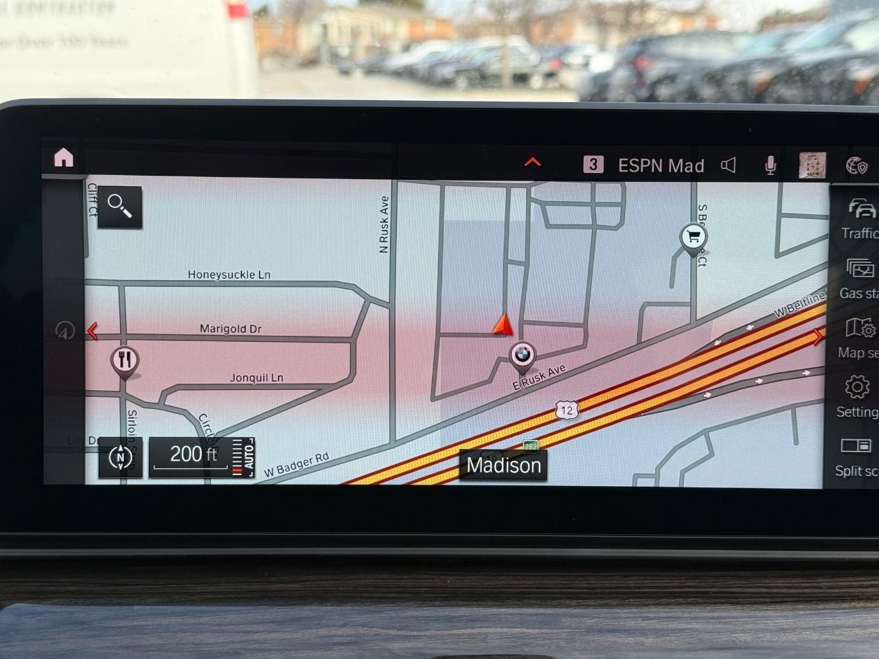 BMW 5 Series Vehicle Full-screen Gallery Image 22