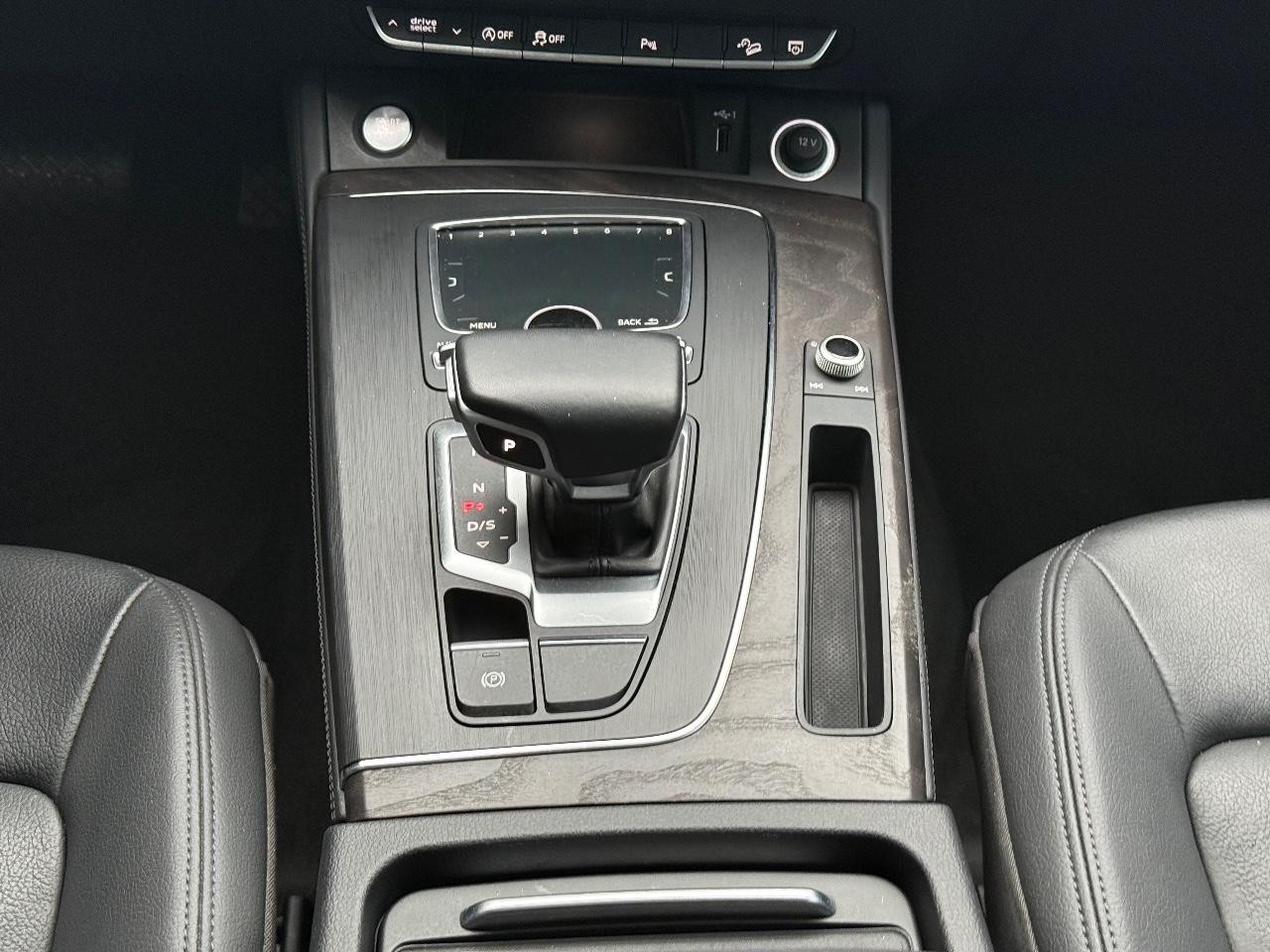 Audi Q5 Vehicle Image 12