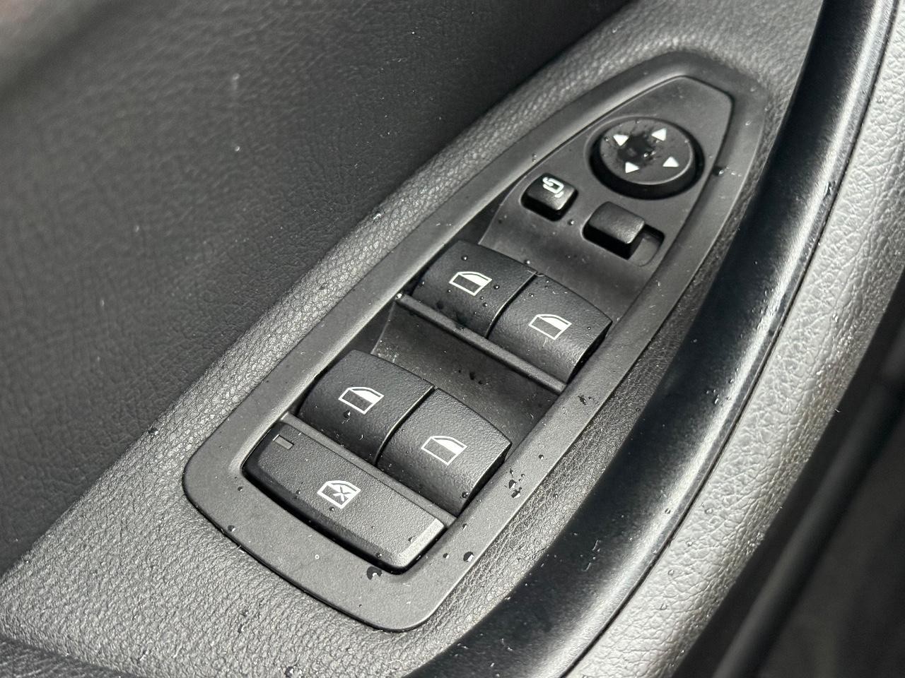 BMW X1 Vehicle Image 21