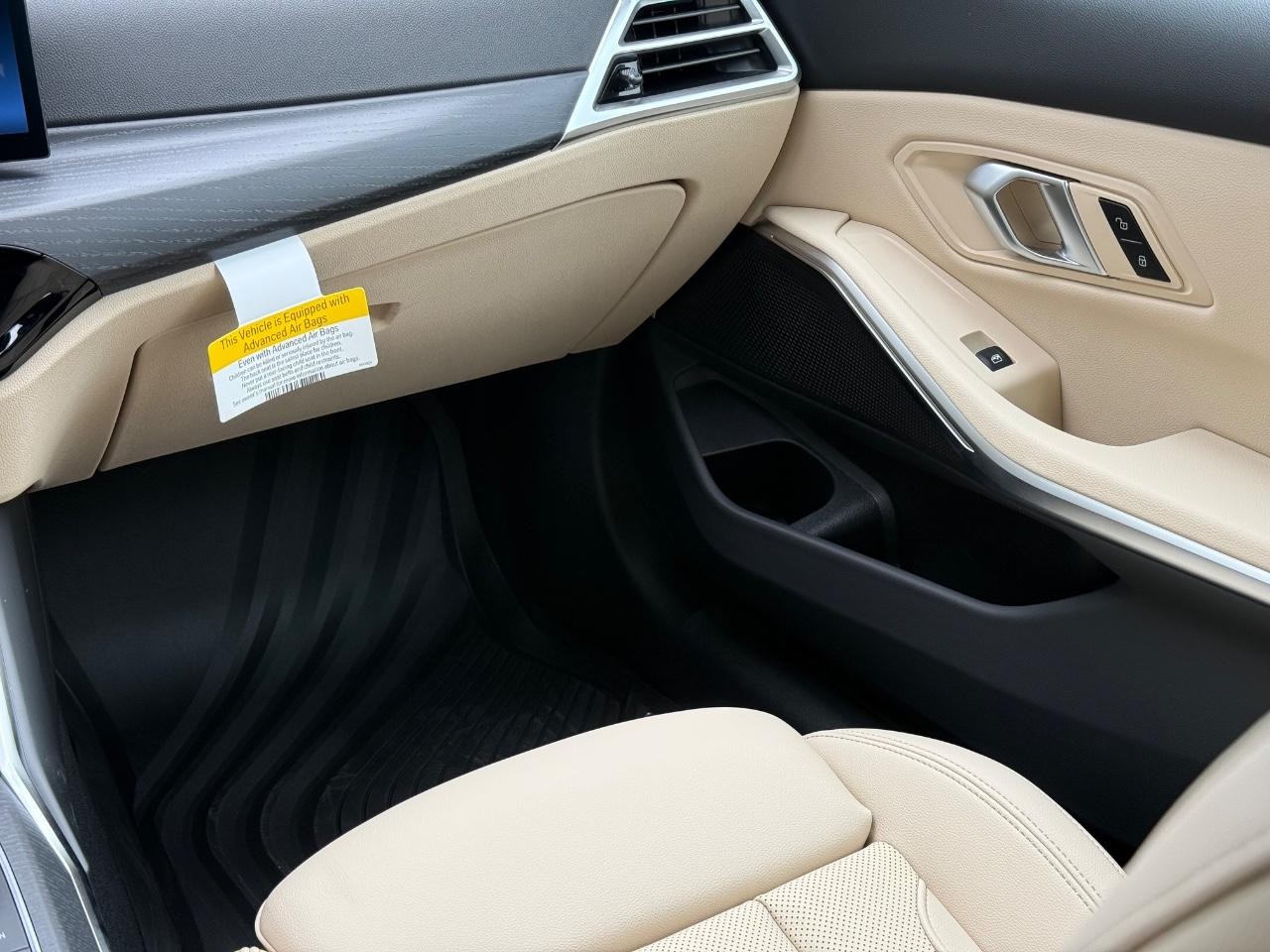 BMW 3 Series Vehicle Image 10