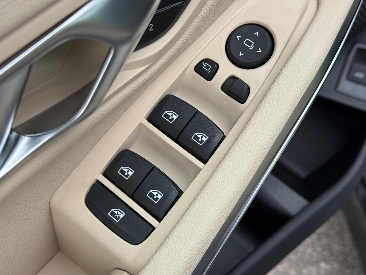 BMW 3 Series Vehicle Image 17