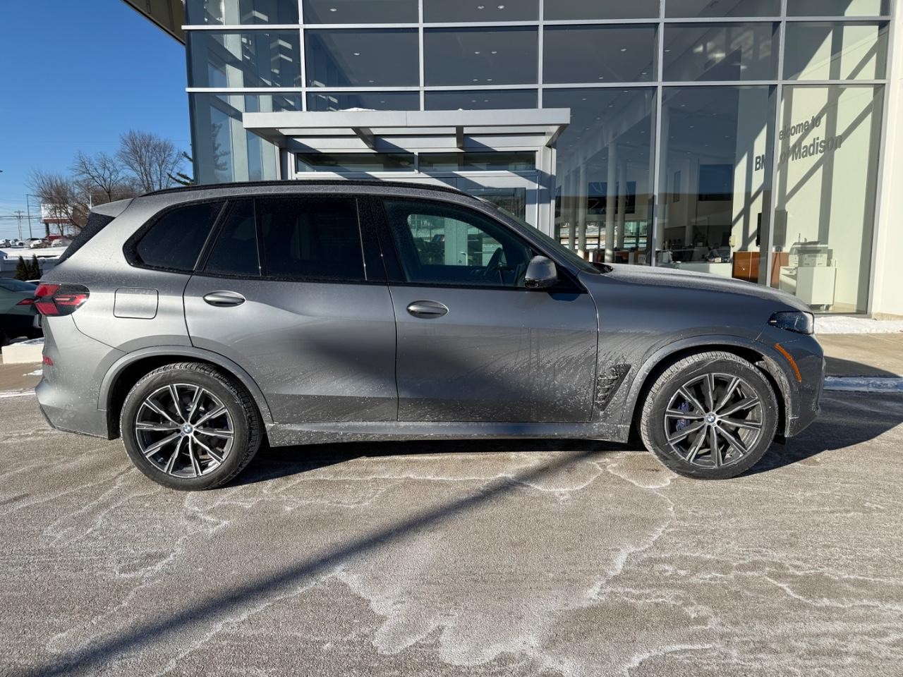 BMW X5 Vehicle Image 02