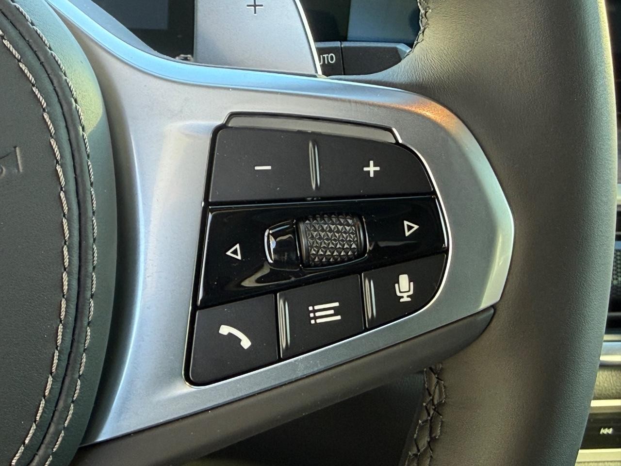 BMW X5 Vehicle Image 13