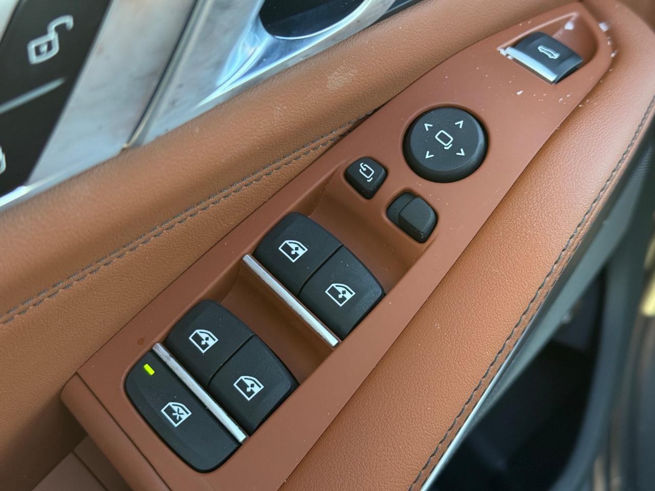 BMW X5 Vehicle Image 16