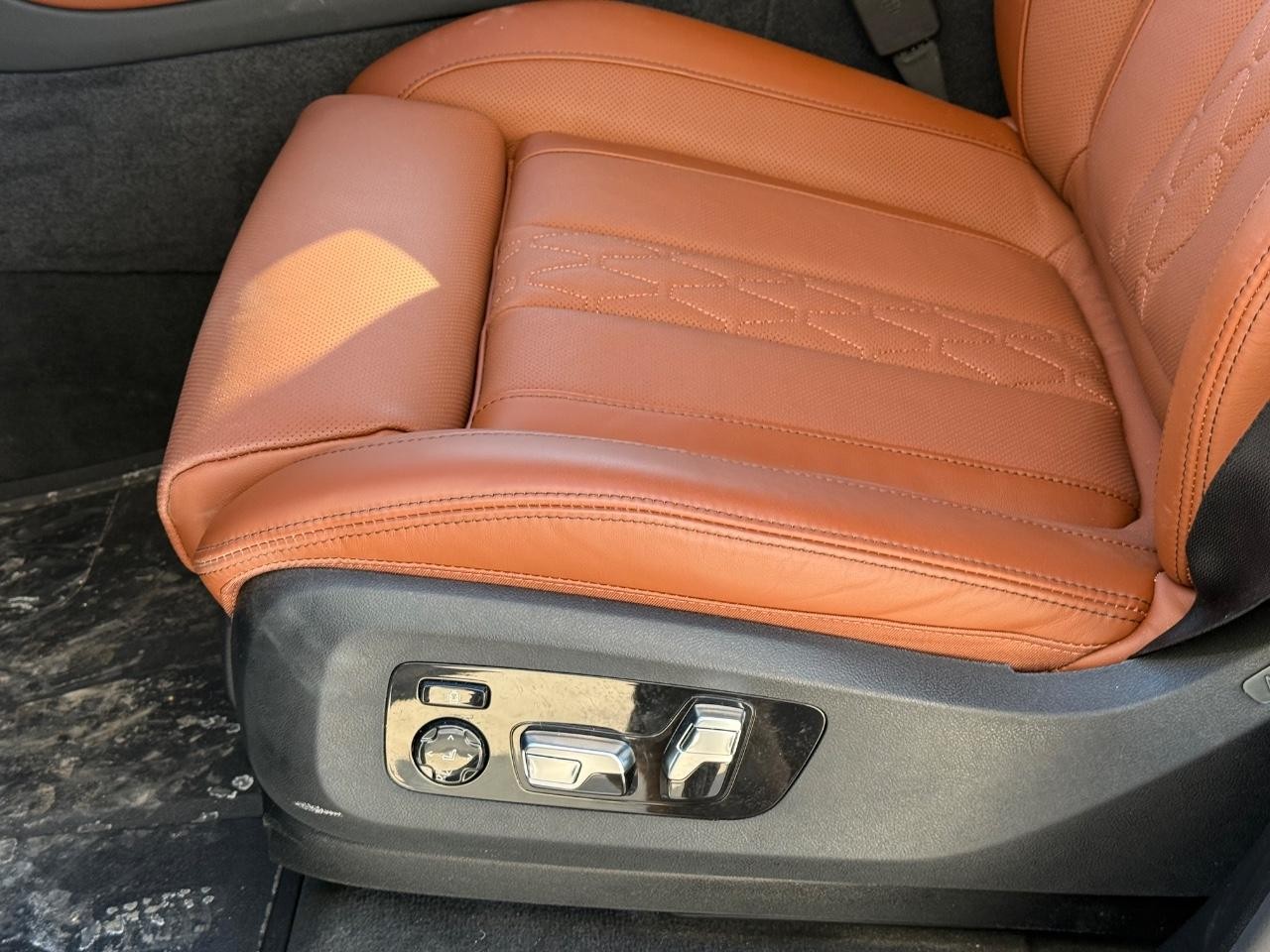 BMW X5 Vehicle Image 17