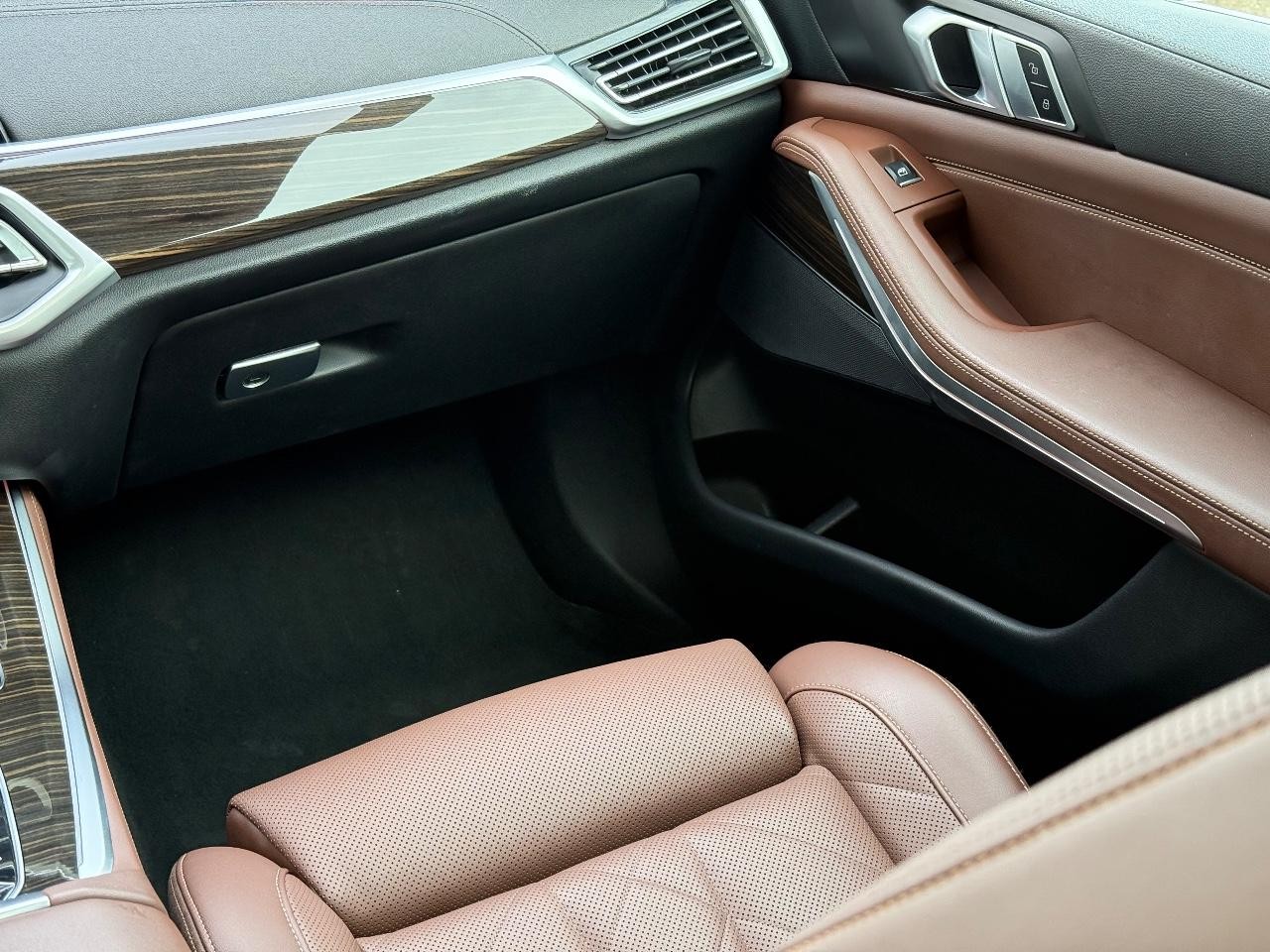 BMW X5 Vehicle Image 15