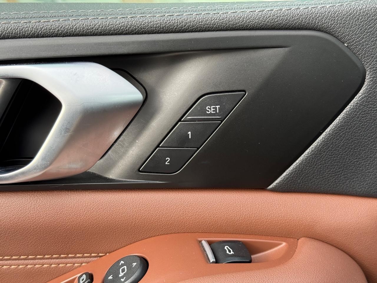 BMW X5 Vehicle Image 16