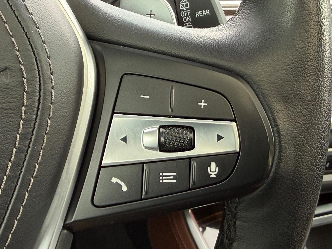 BMW X5 Vehicle Image 18