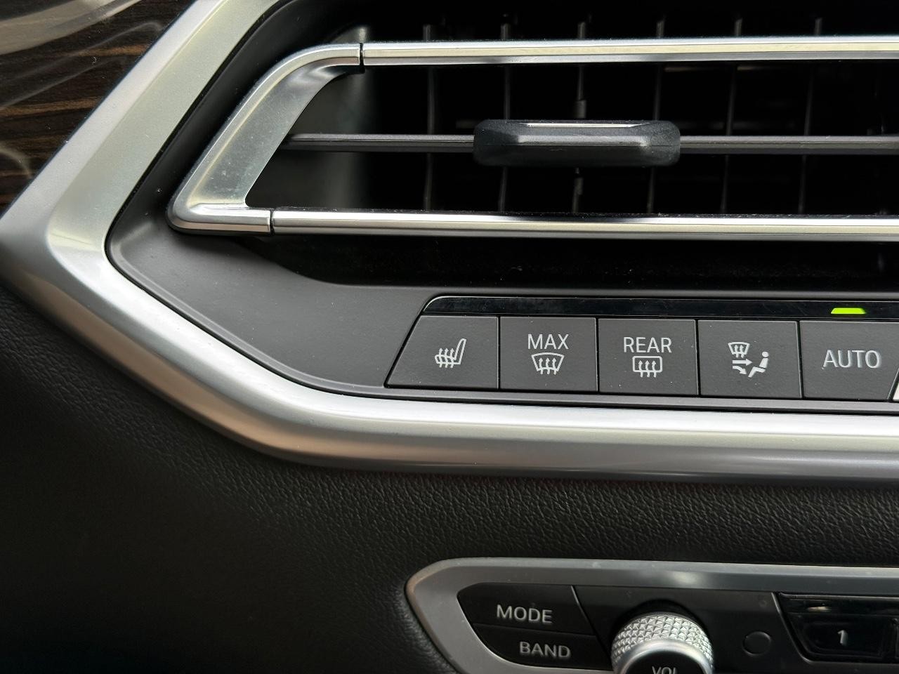 BMW X5 Vehicle Image 22