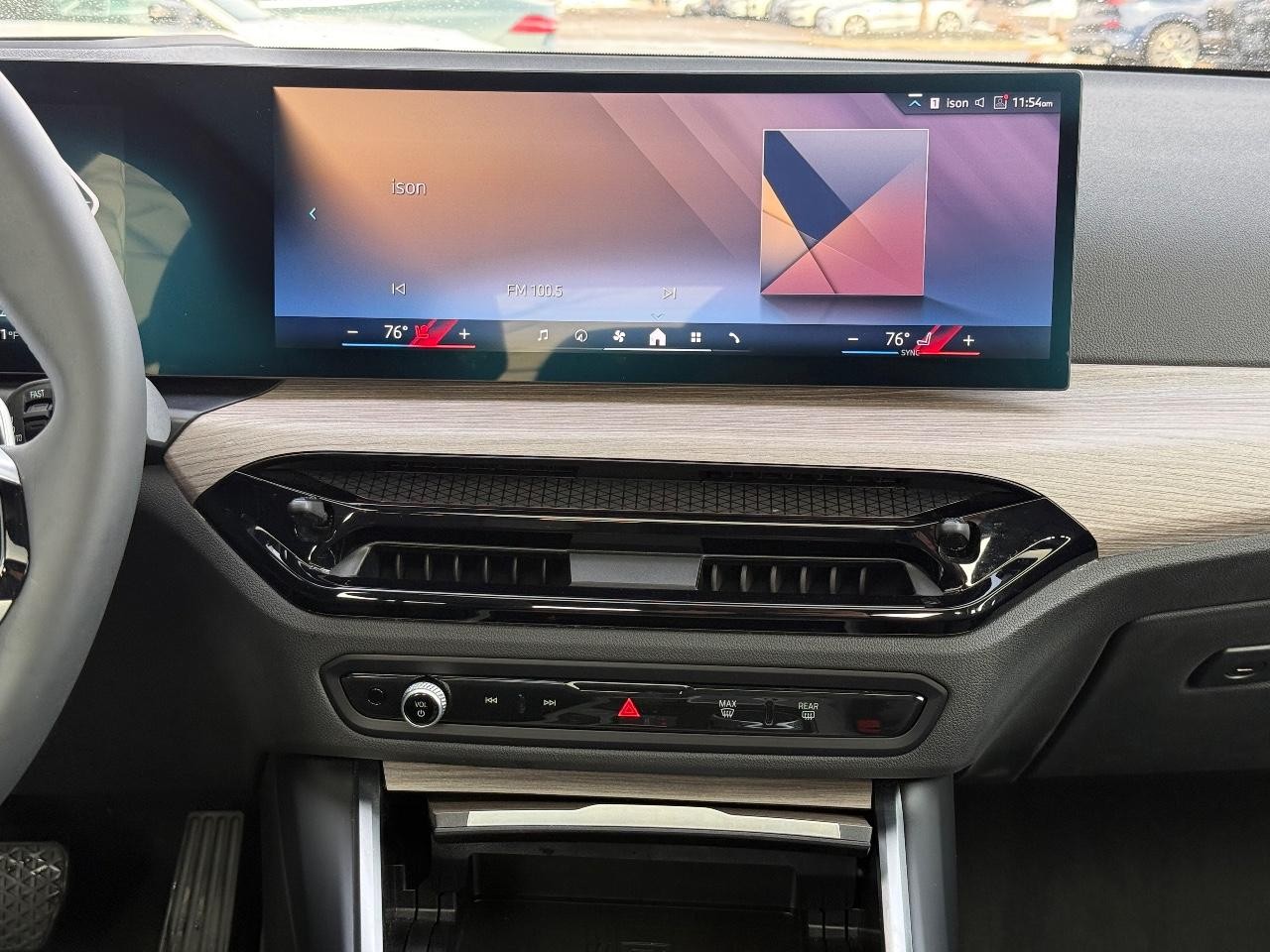 BMW 3 Series Vehicle Full-screen Gallery Image 11