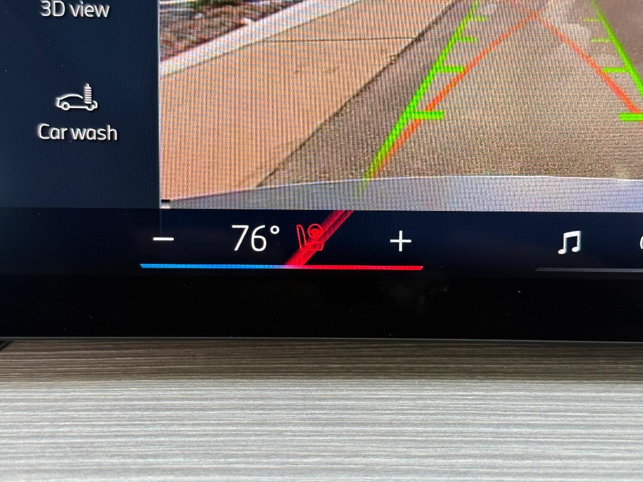 BMW 3 Series Vehicle Full-screen Gallery Image 20