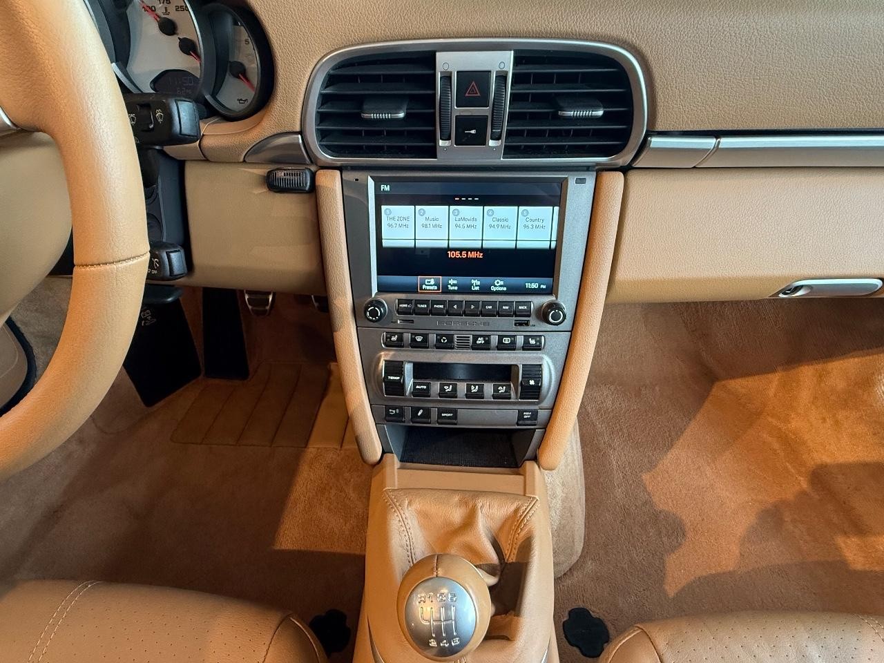 Porsche 911 Vehicle Image 10