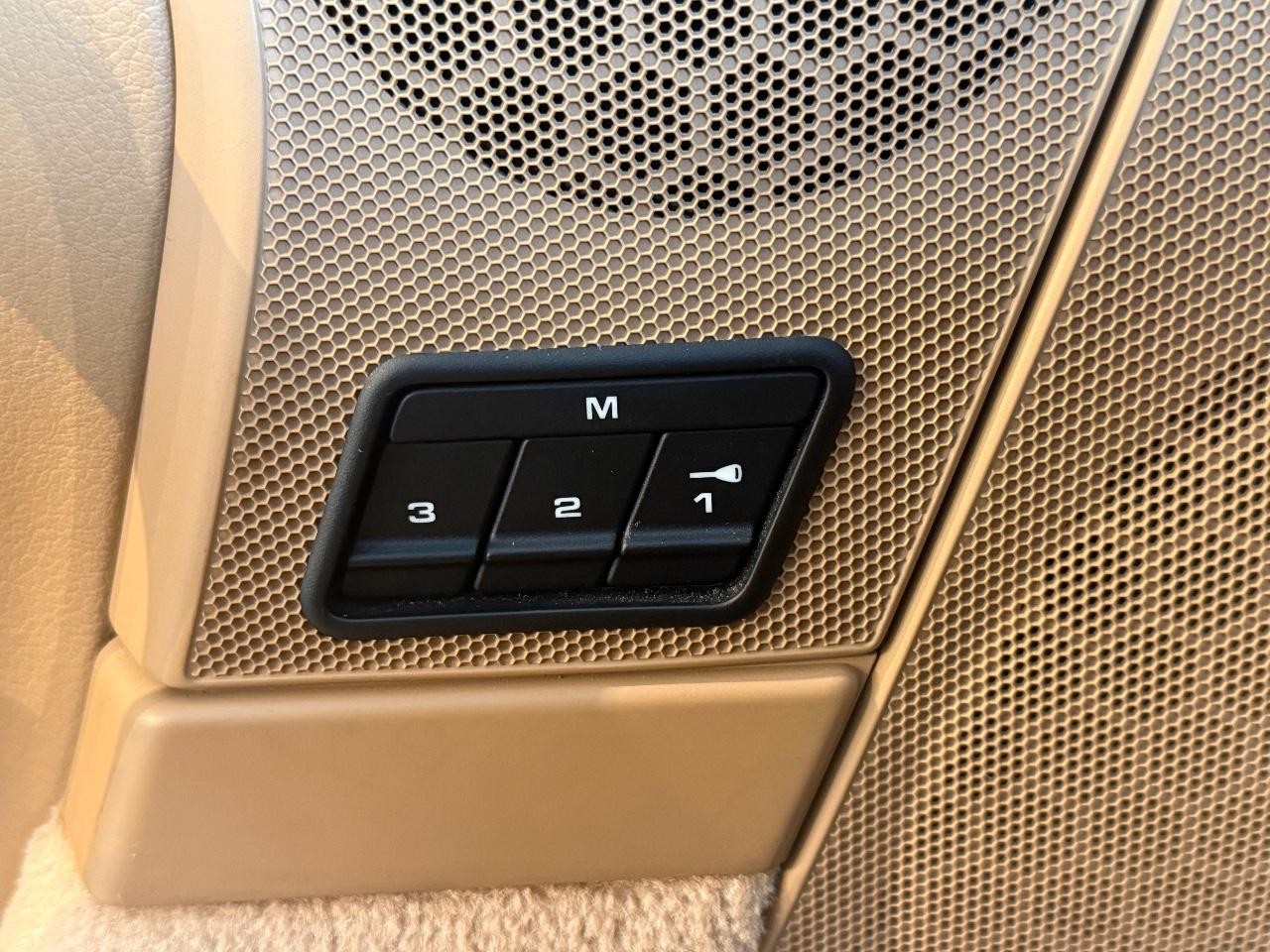 Porsche 911 Vehicle Image 17