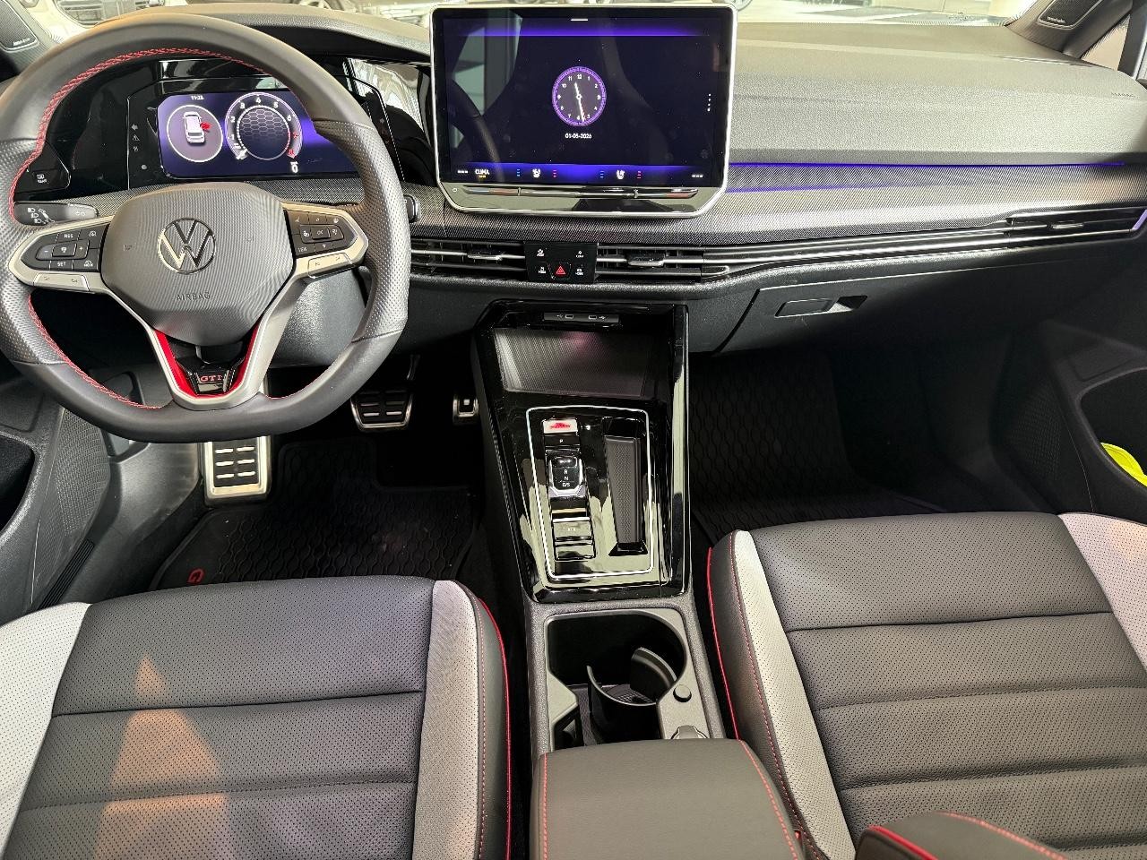 Volkswagen Golf GTI Vehicle Image 10