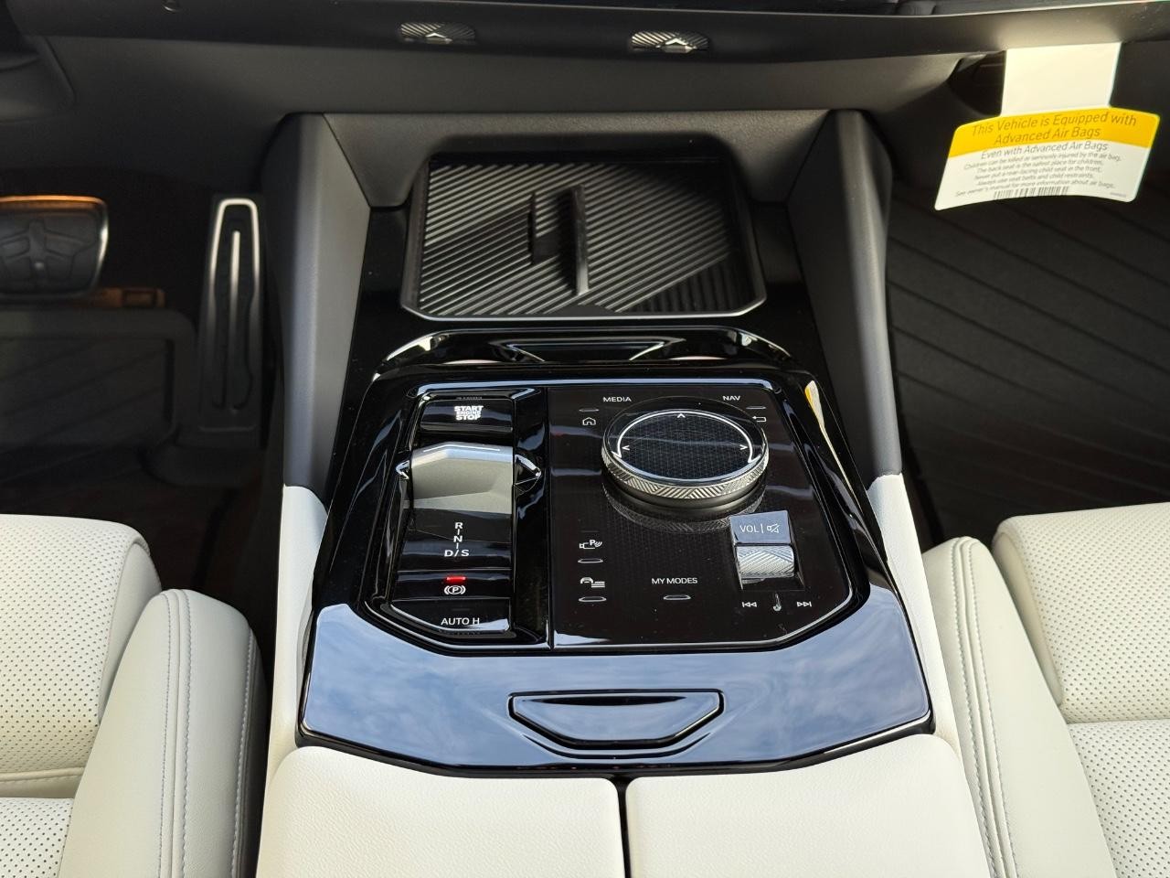 BMW 5 Series Vehicle Image 08