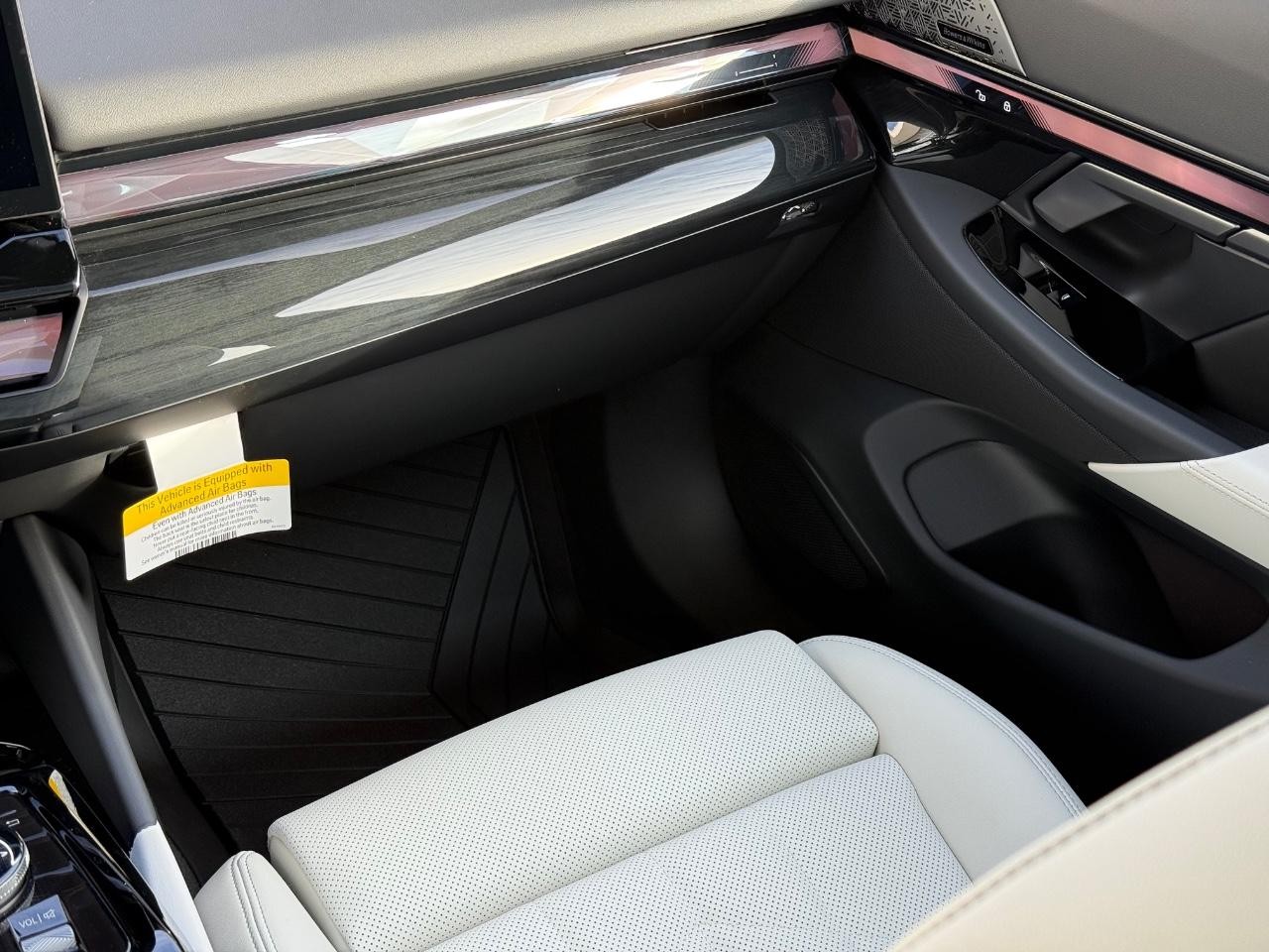 BMW 5 Series Vehicle Image 10