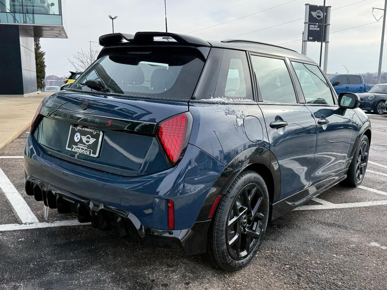 MINI Hardtop 4 Door Vehicle Image 03