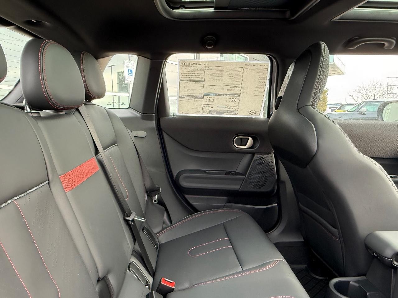 MINI Hardtop 4 Door Vehicle Image 05