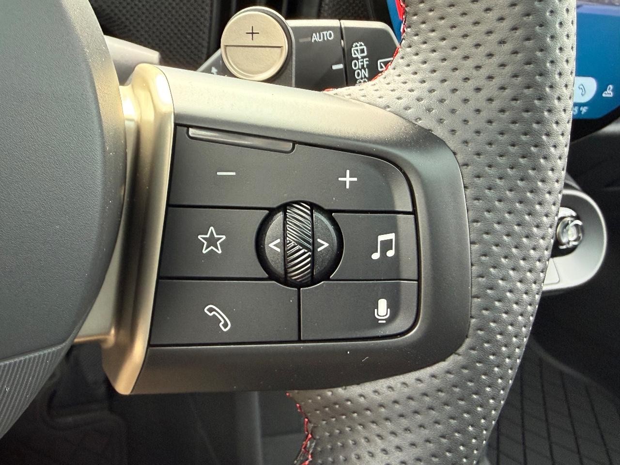 MINI Hardtop 4 Door Vehicle Image 11