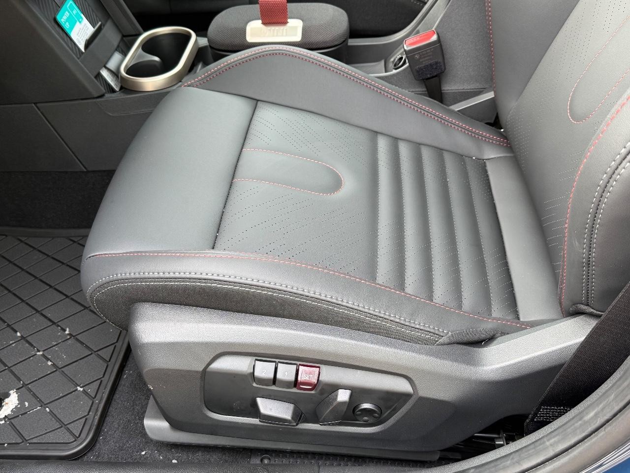 MINI Hardtop 4 Door Vehicle Image 16