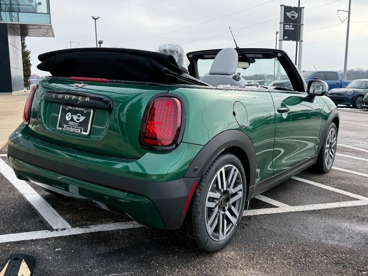 MINI Convertible Vehicle Image 03