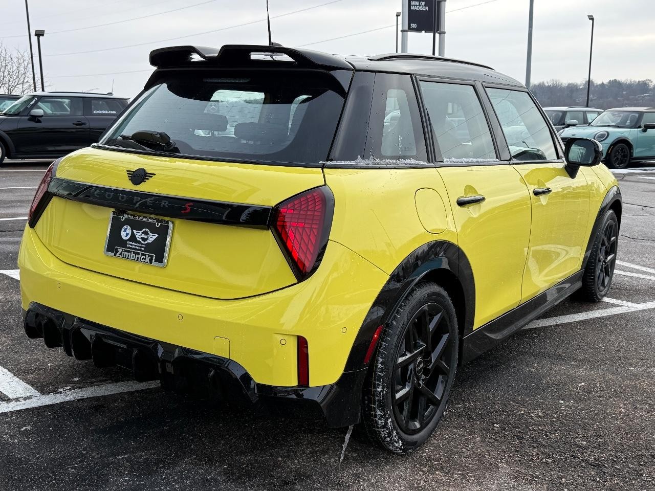 MINI Hardtop 4 Door Vehicle Image 03