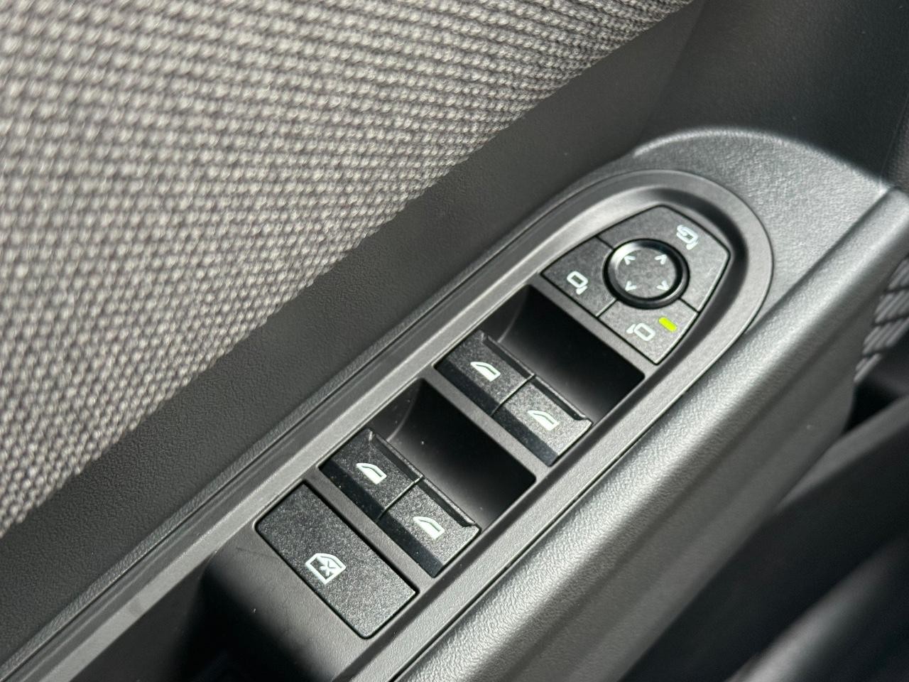 MINI Hardtop 4 Door Vehicle Image 14