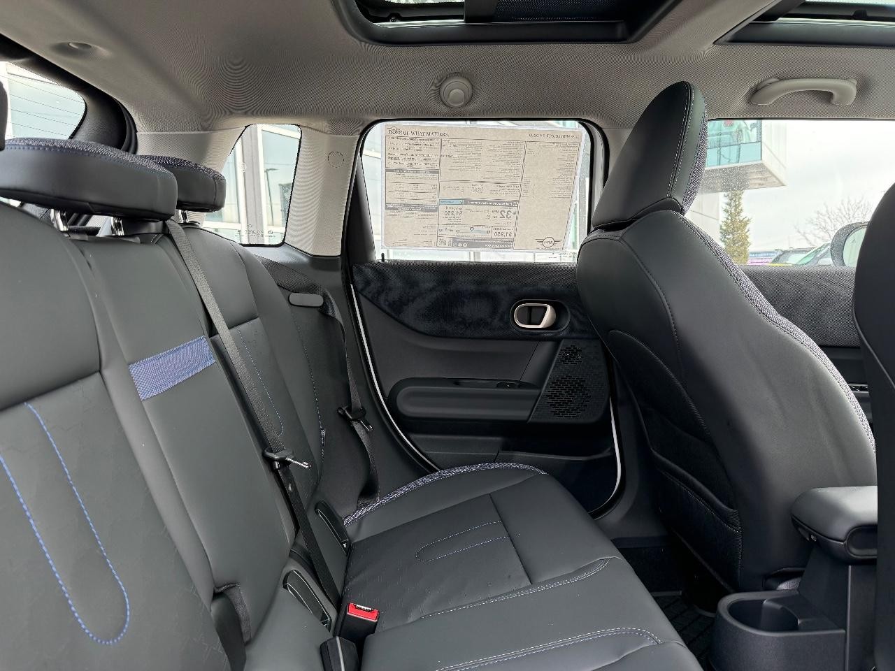 MINI Hardtop 4 Door Vehicle Image 04