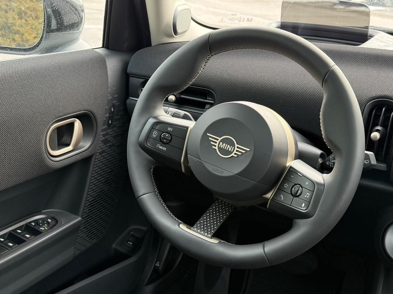 MINI Hardtop 4 Door Vehicle Image 07