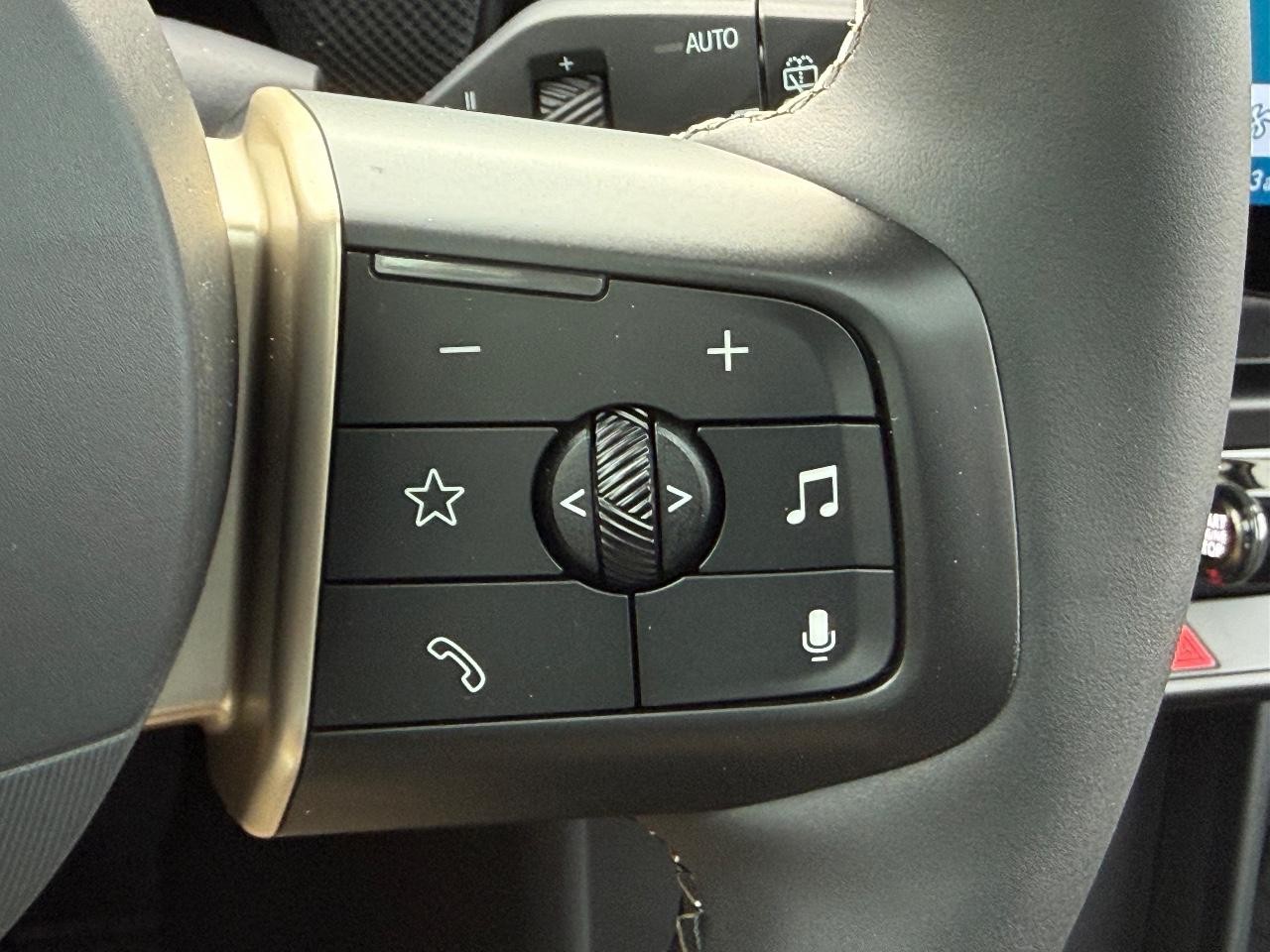 MINI Hardtop 4 Door Vehicle Image 10