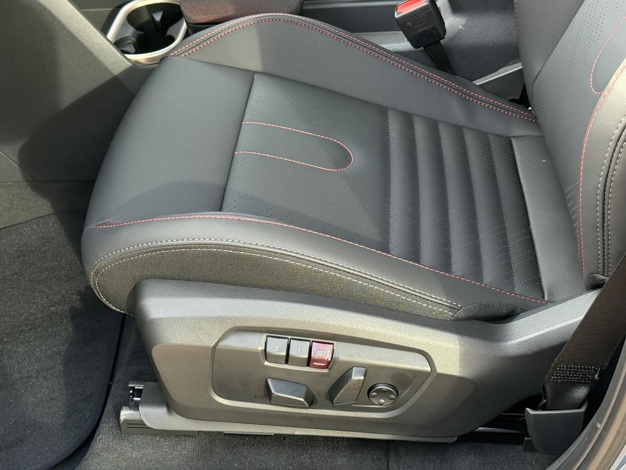 MINI Countryman Vehicle Image 15