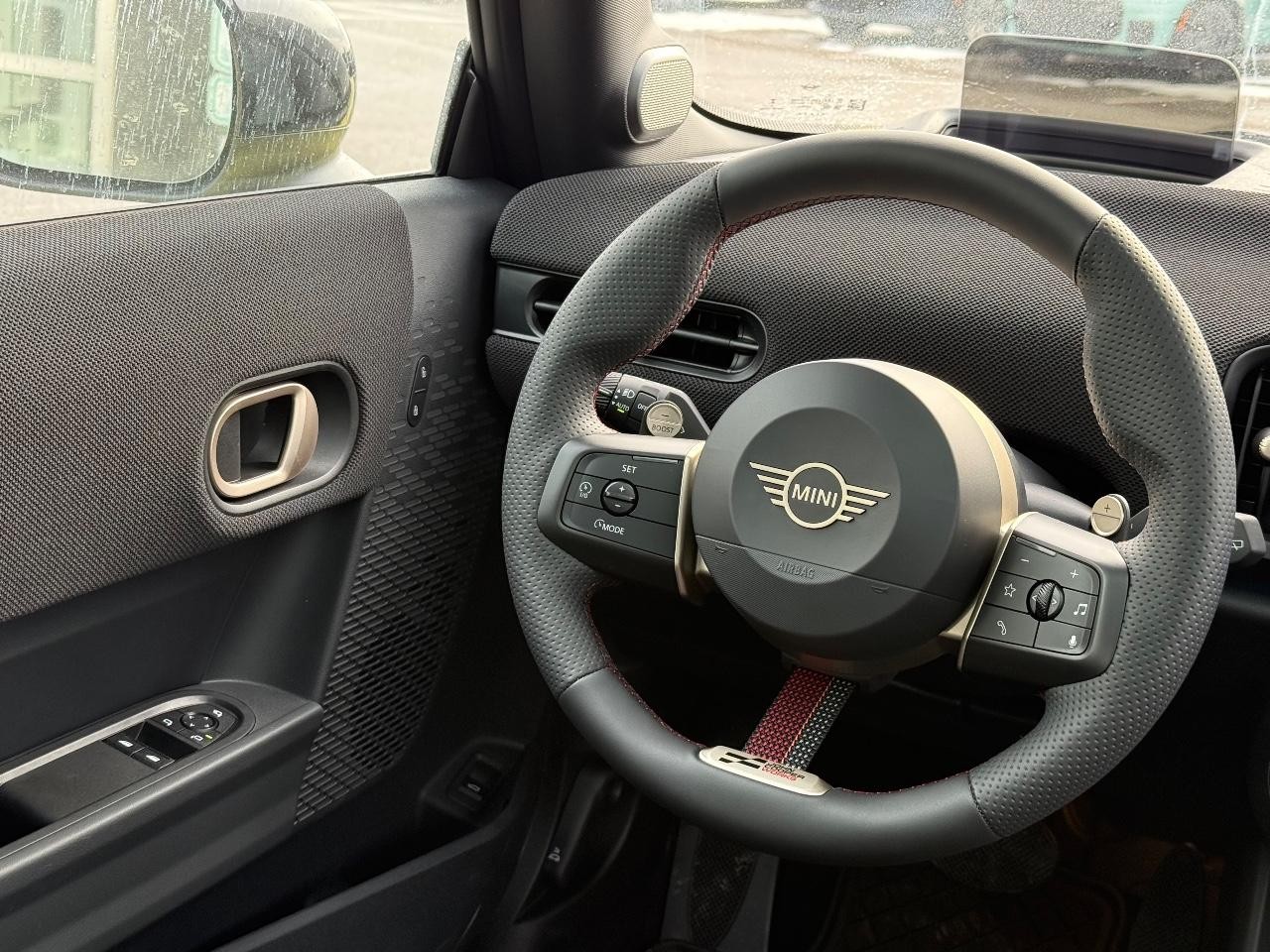 MINI Hardtop 2 Door Vehicle Image 08