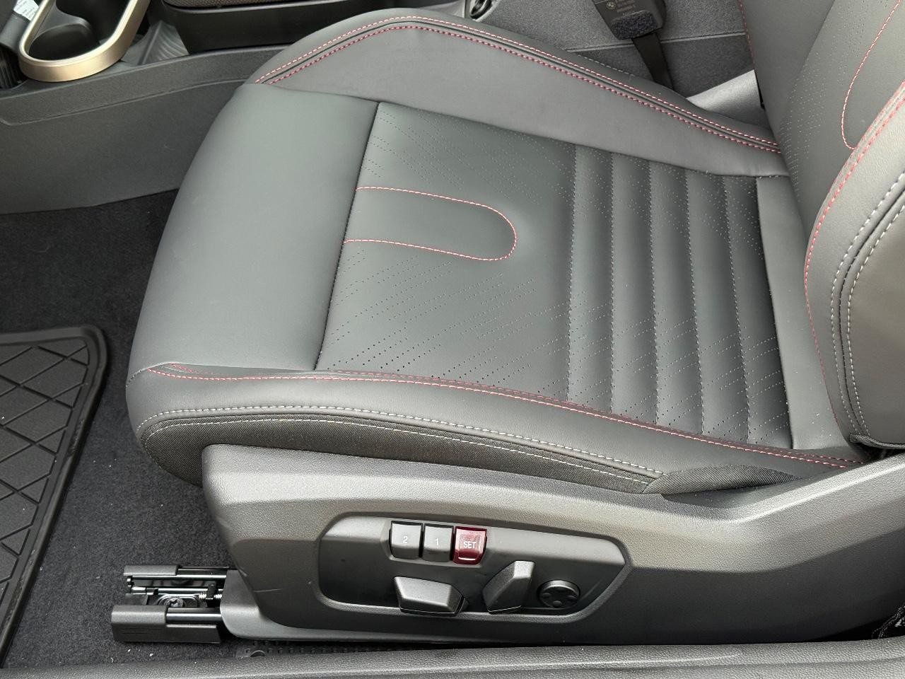 MINI Hardtop 2 Door Vehicle Image 16