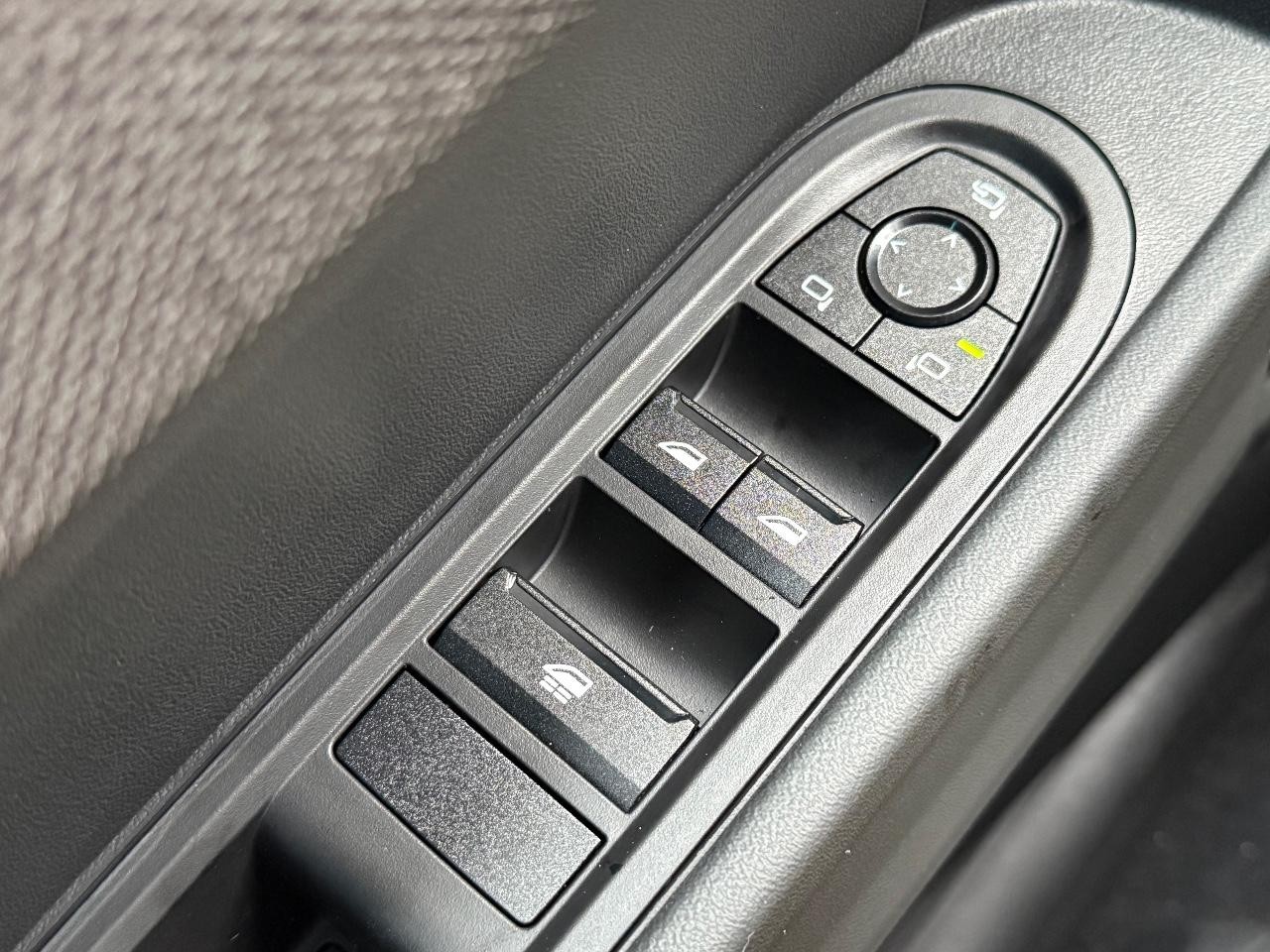 MINI Convertible Vehicle Image 14