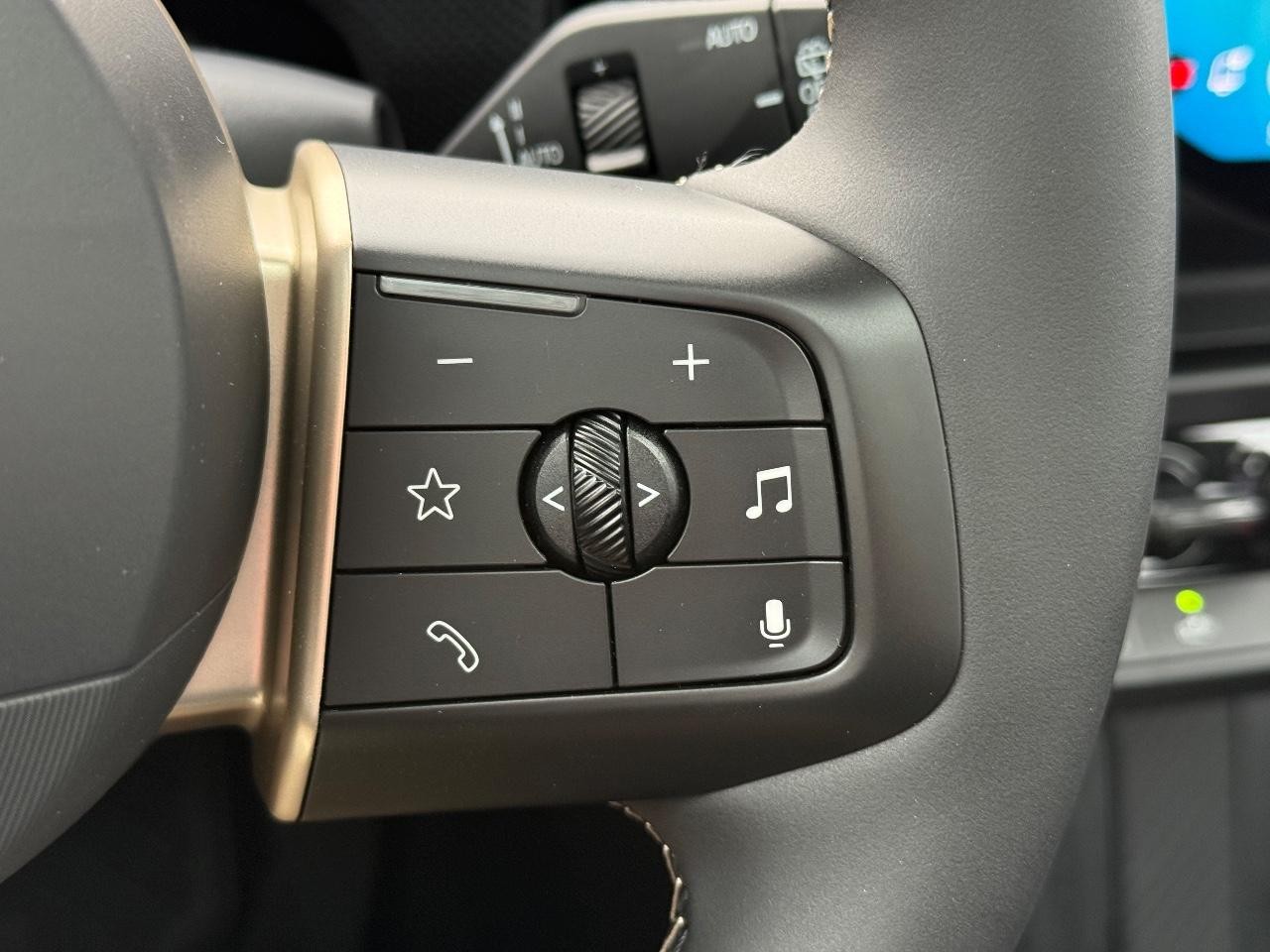 MINI Hardtop 2 Door Vehicle Image 11