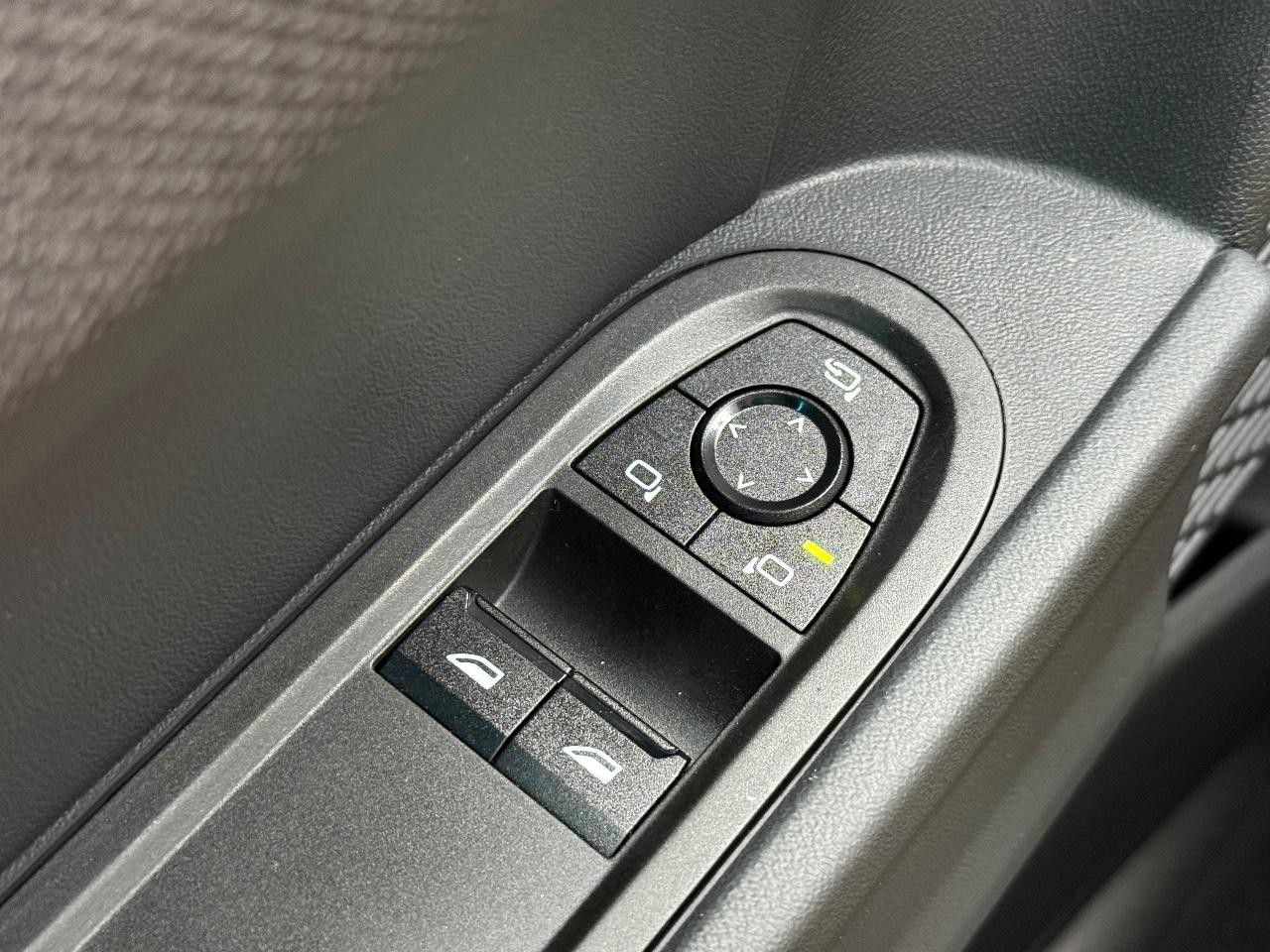 MINI Hardtop 2 Door Vehicle Image 14