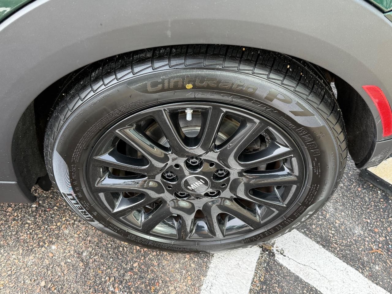 MINI Hardtop 2 Door Vehicle Image 09