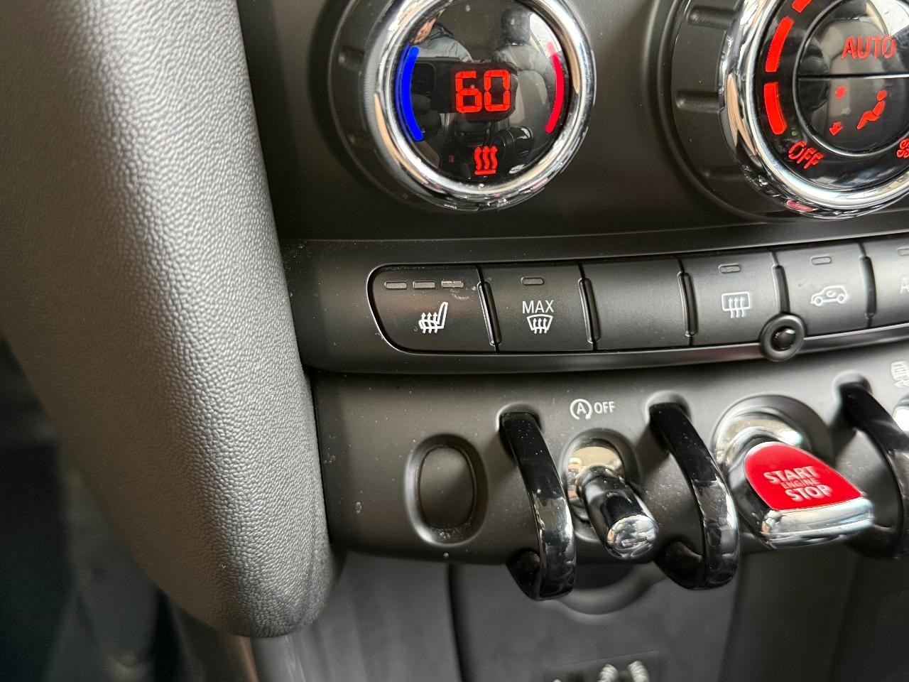 MINI Hardtop 2 Door Vehicle Image 23